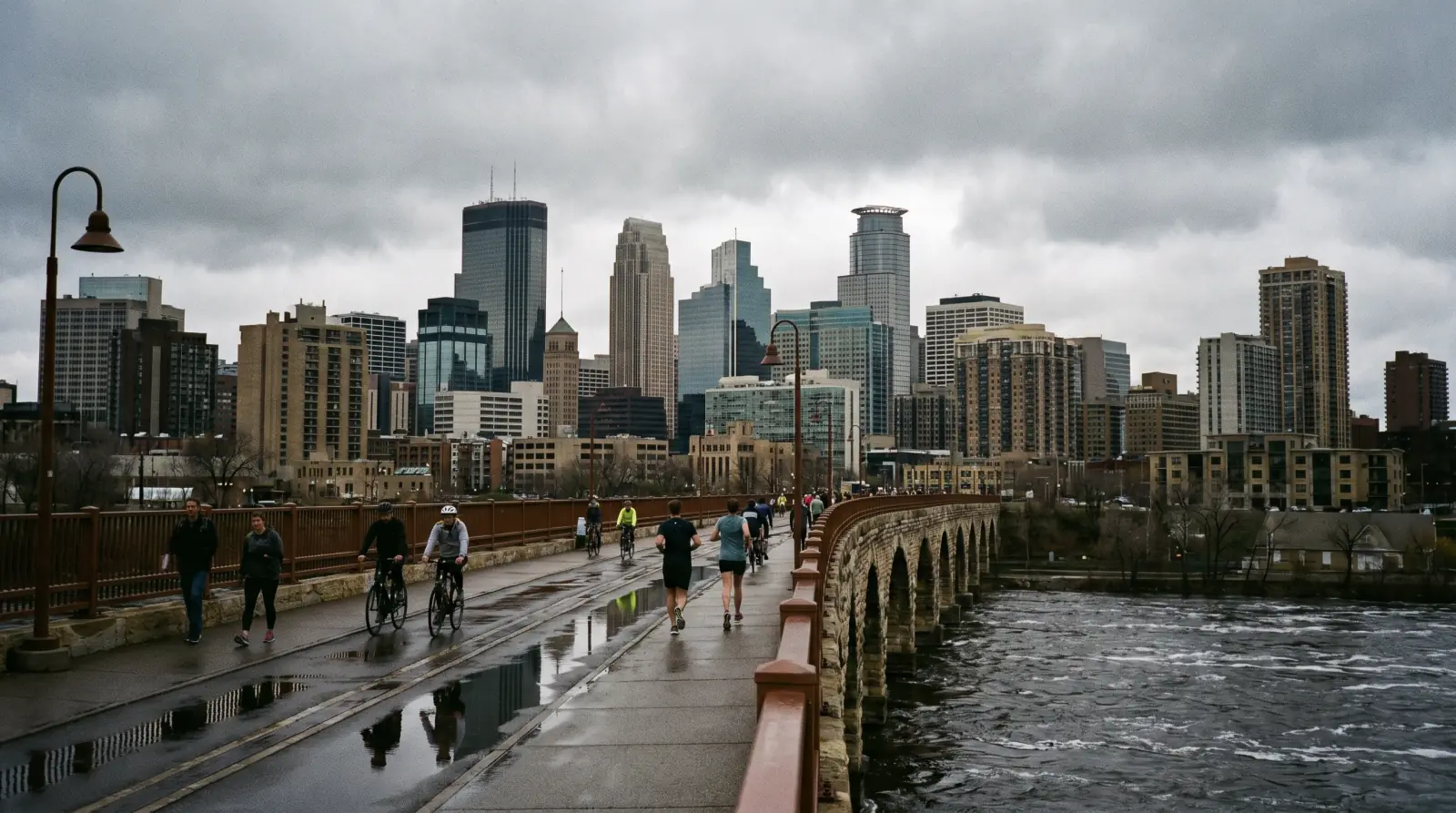 Minneapolis, Hennepin County County — roofing services